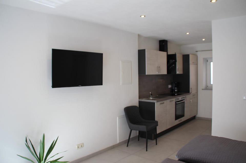 TV and multimedia, Kitchen or kitchenette