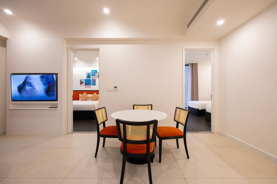 TV and multimedia, Seating area