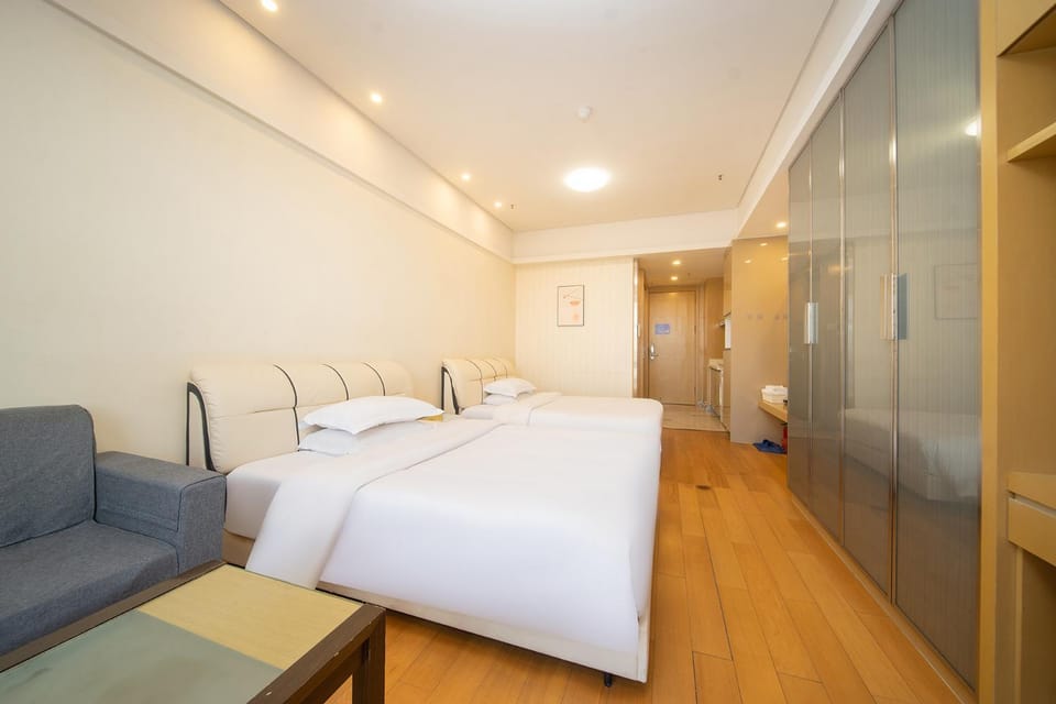 Bed, Living room, Photo of the whole room, Bedroom, wardrobe