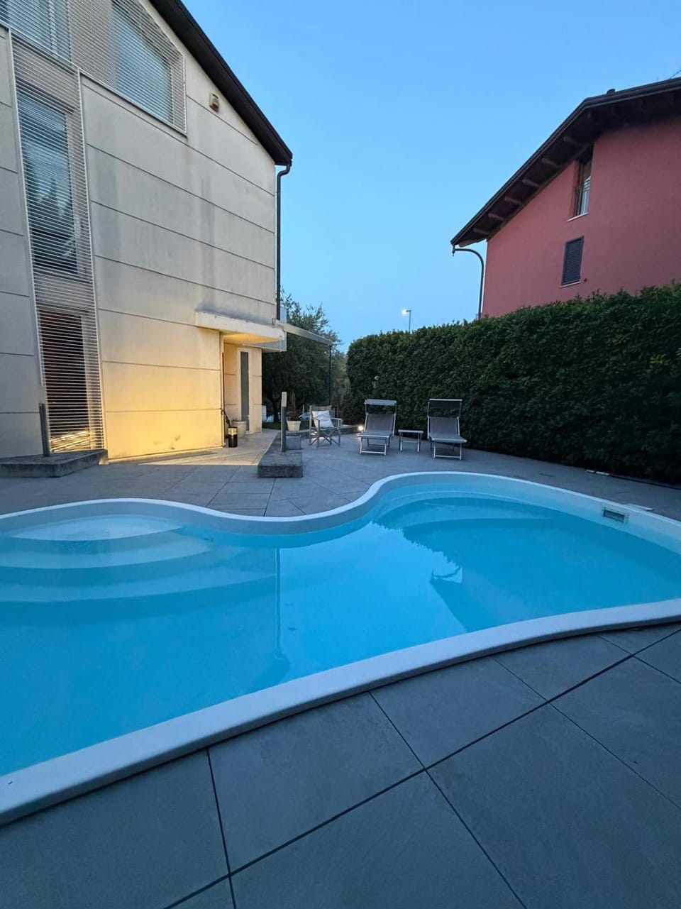 Swimming pool