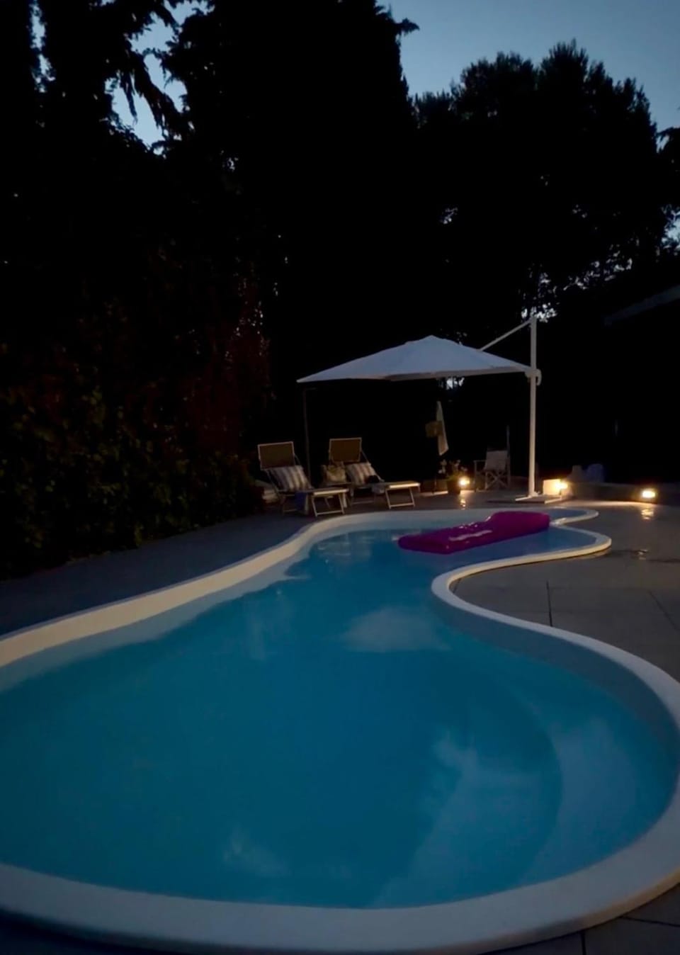 Swimming pool
