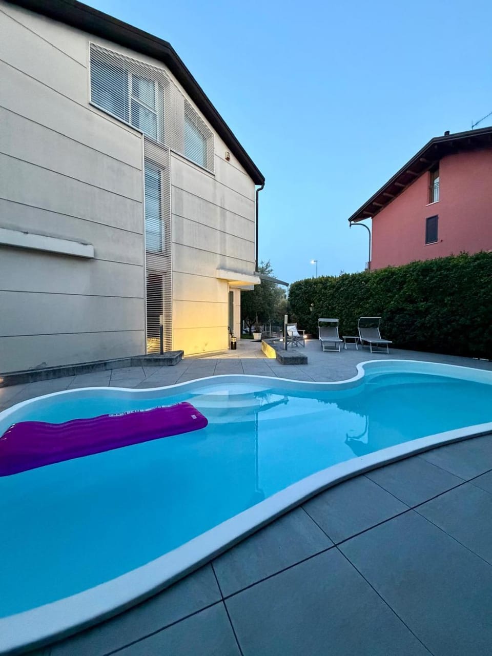 Swimming pool