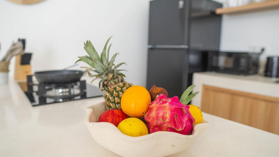 Kitchen or kitchenette, Food, microwave, stove, toaster, kitchen