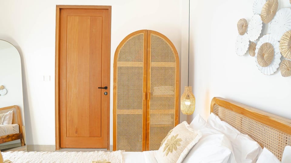 Bed, Photo of the whole room, Bedroom, towels, wardrobe