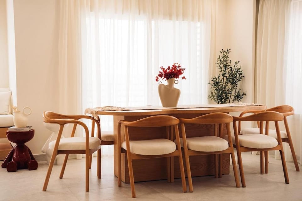 Seating area, Dining area