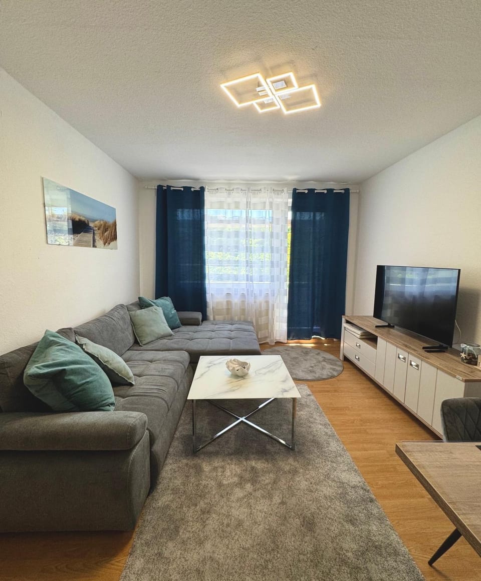 Communal lounge/ TV room, Living room, Seating area, Evening entertainment