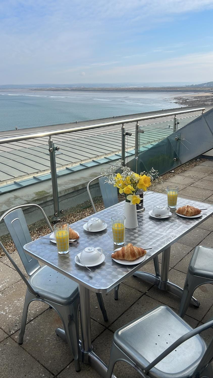 3 Bed Apt Westward Ho! "High Tide" Apartment in Westward Ho