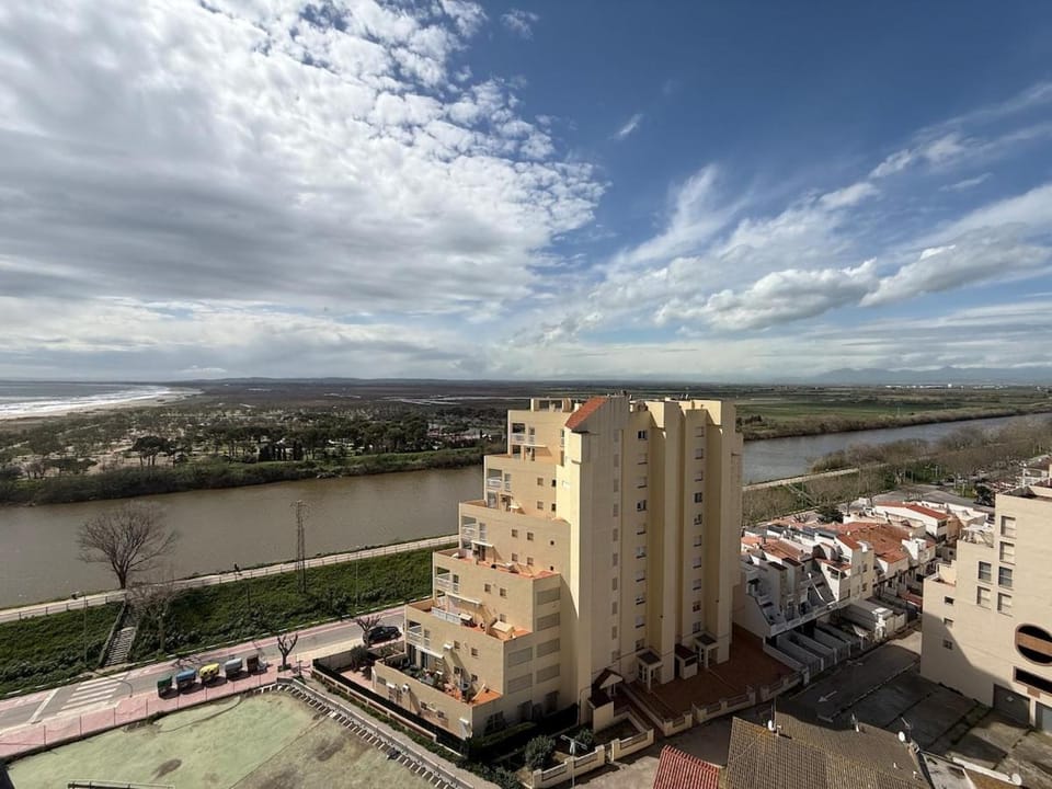 AwayDays - Karina - 1st Sea Line Studio Apartment in Alt Empordà