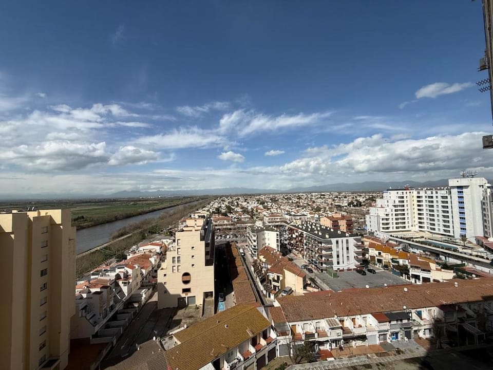 AwayDays - Karina - 1st Sea Line Studio Apartment in Alt Empordà