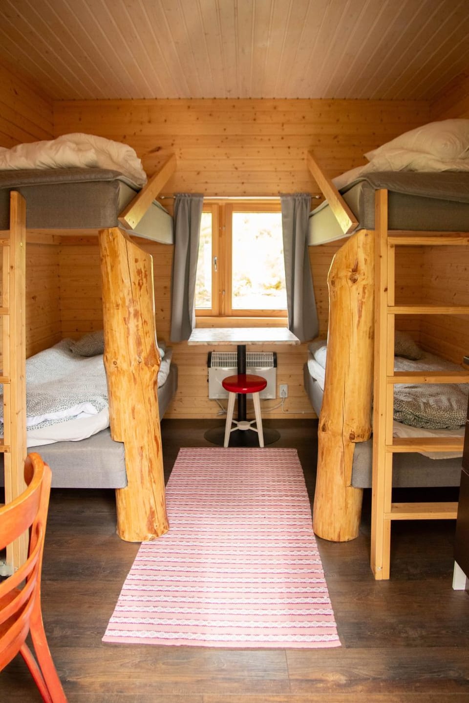 Photo of the whole room, Seating area, bunk bed