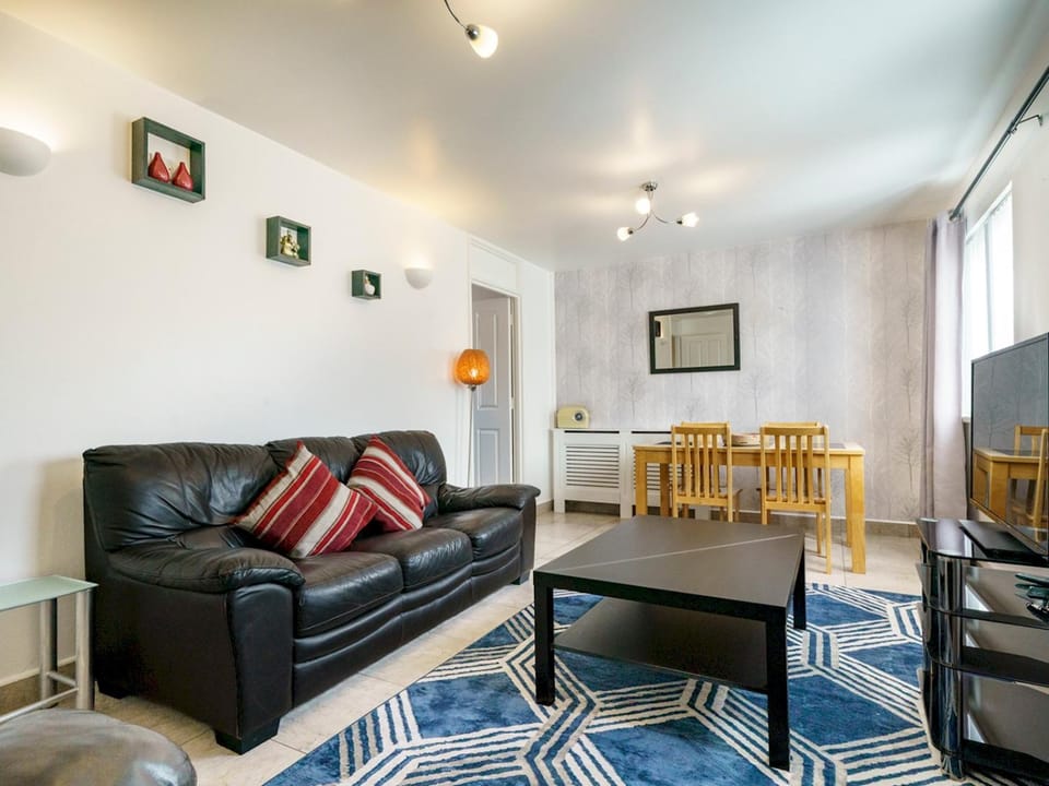 TV and multimedia, Living room, Other, Seating area, Dining area