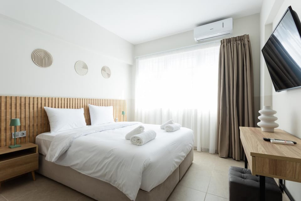 Bed, TV and multimedia