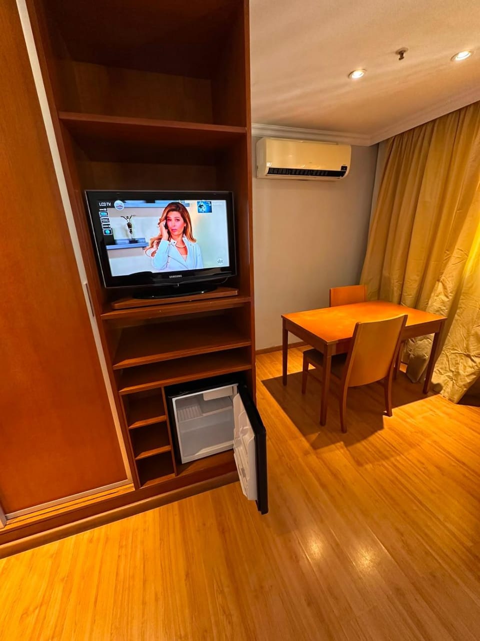 Flat na Barra da Tijuca - Premium - Com ou sem Cozinha, Frigobar, Estacionamento, Balsa para Praia, Academia, Muito lindo, Confortável e Aconchegante Apartment in Rio de Janeiro