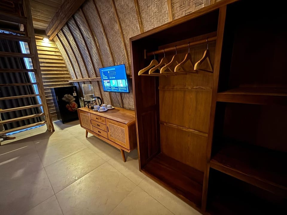 TV and multimedia, wardrobe