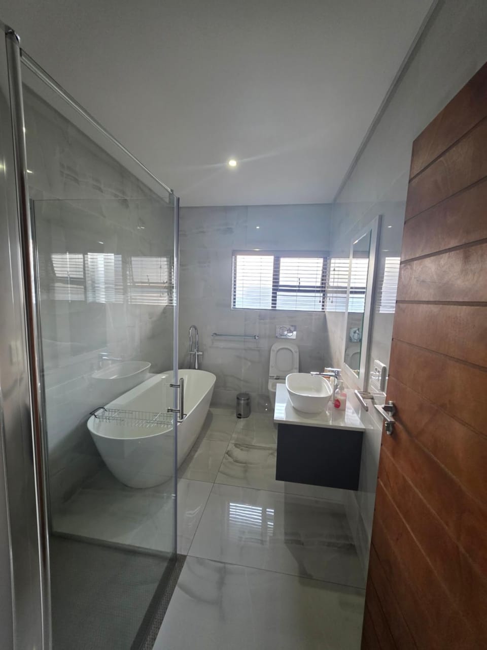 Shower, Toilet, Bathroom, Bath, towels