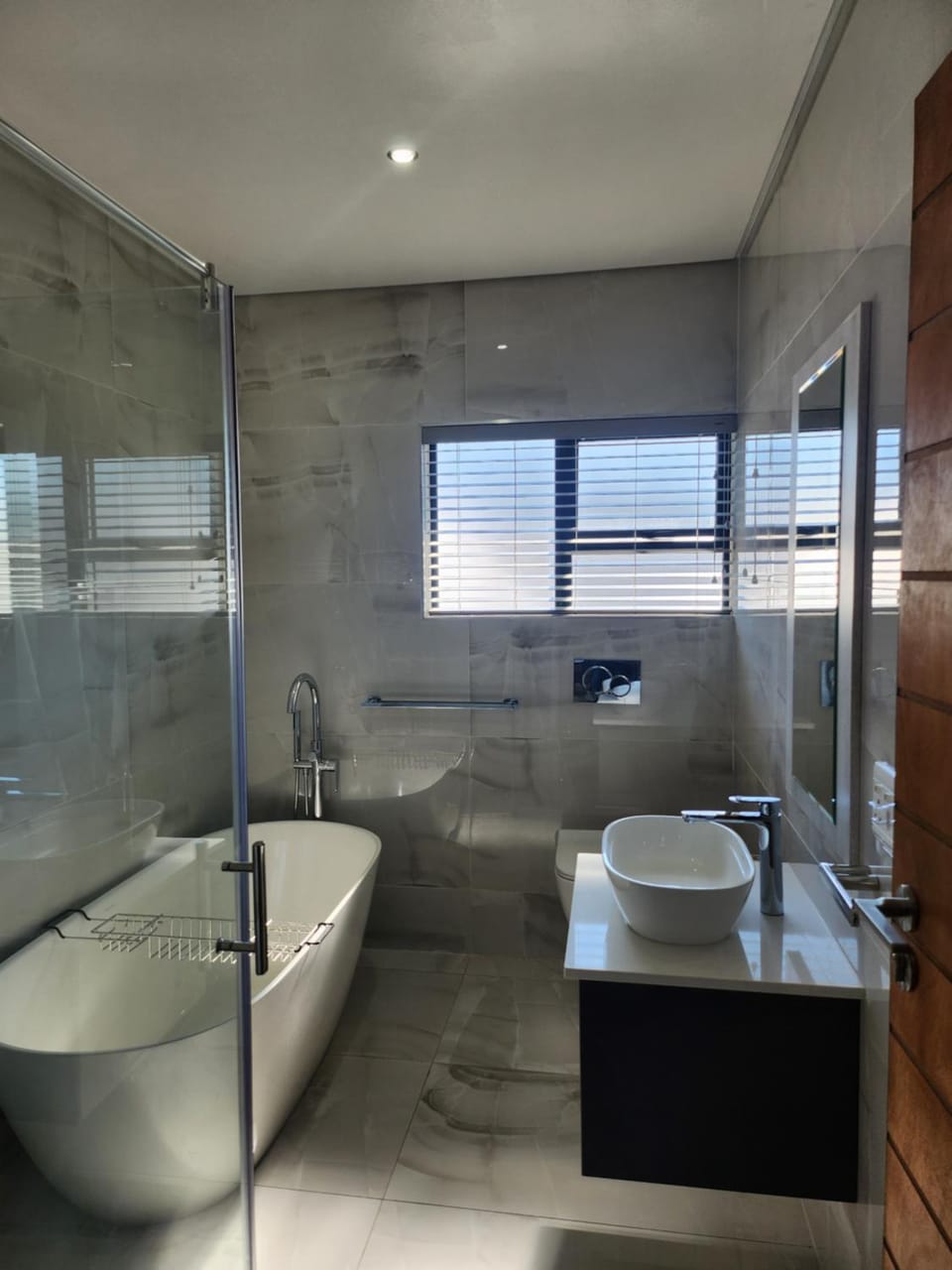 Shower, Toilet, Bathroom, Bath, towels