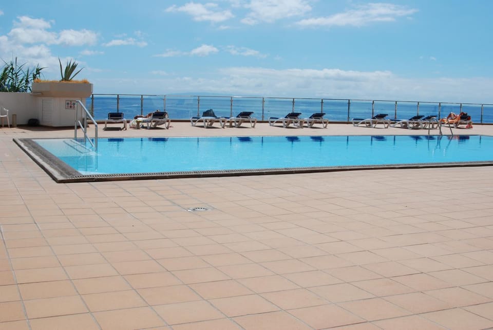 Pool view, Sea view, Swimming pool, sunbed