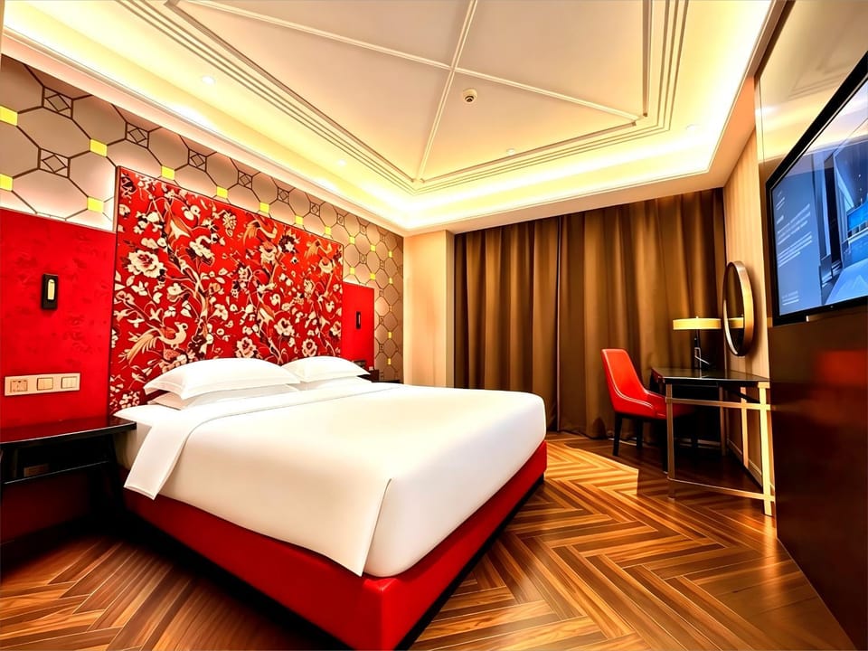 Bed, Photo of the whole room, Bedroom