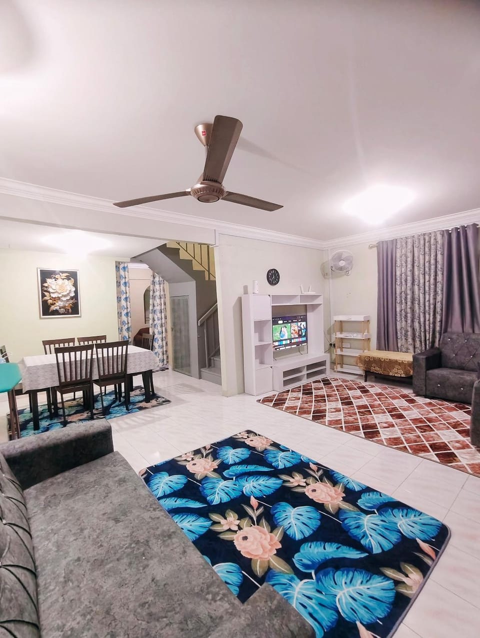 TV and multimedia, Living room, Seating area, air conditioner