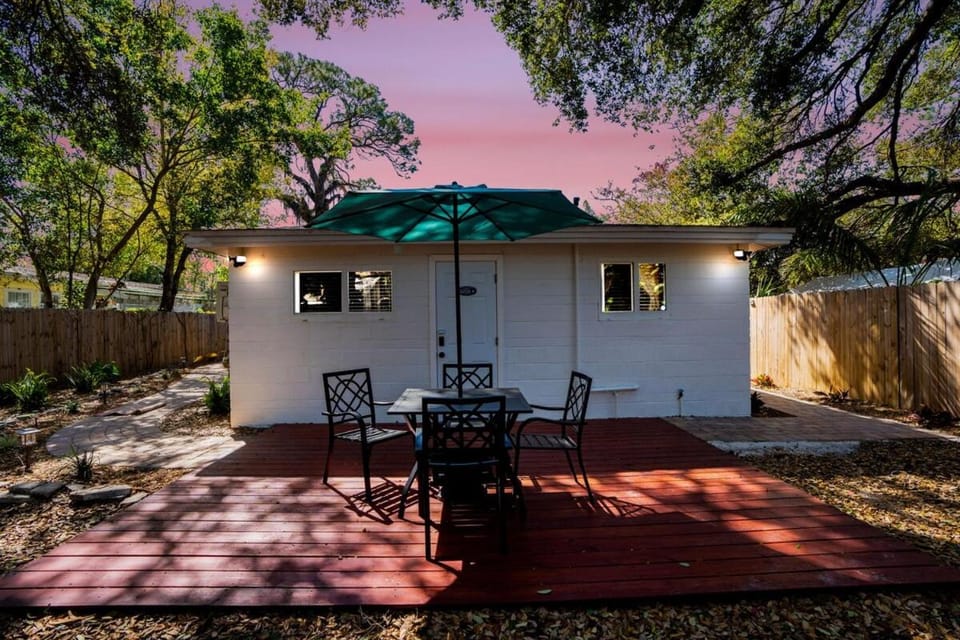 Patio, Dining area