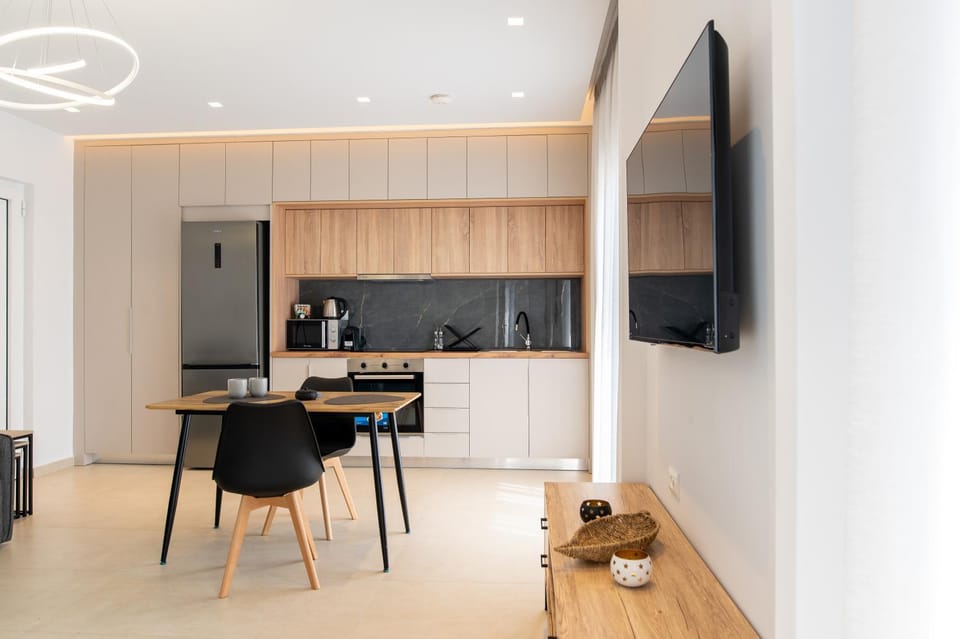 TV and multimedia, Kitchen or kitchenette, Dining area