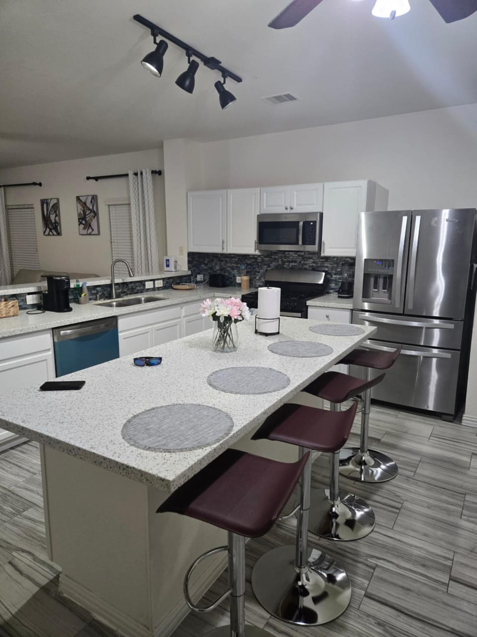 Kitchen or kitchenette, Dining area, dishwasher, oven, stove
