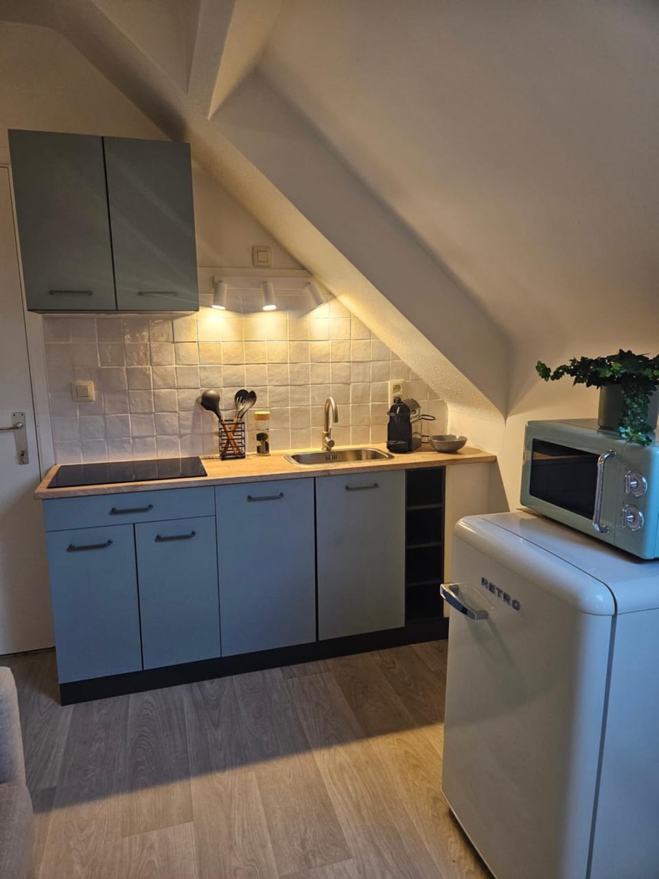 Kitchen or kitchenette, oven, stove