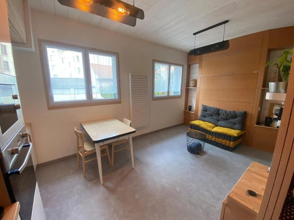 Charmant studio quartier salins 5mn gare routiere Apartment in Clermont-Ferrand