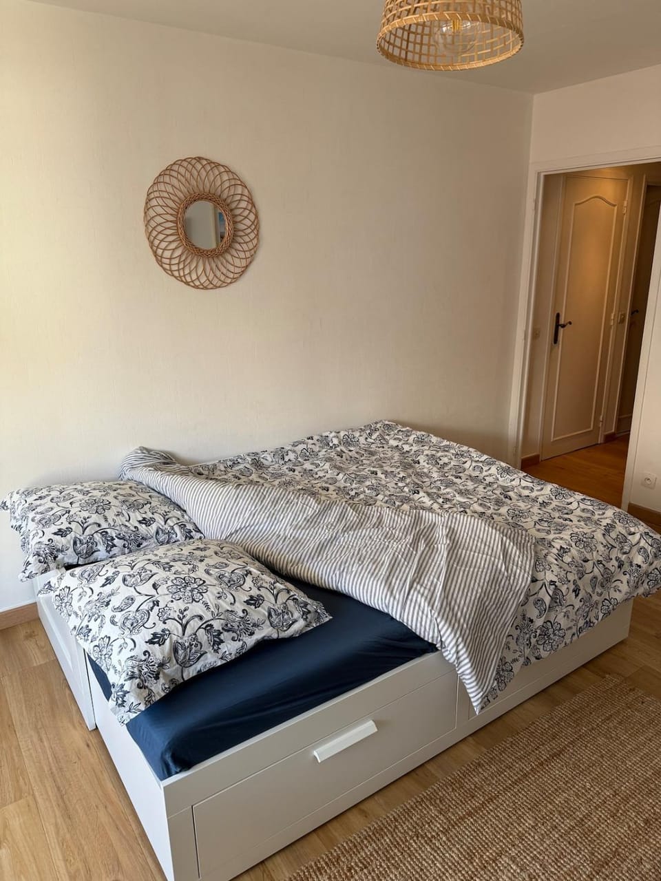 Bohemian studio in Menton close to sea with parking Apartment in Menton
