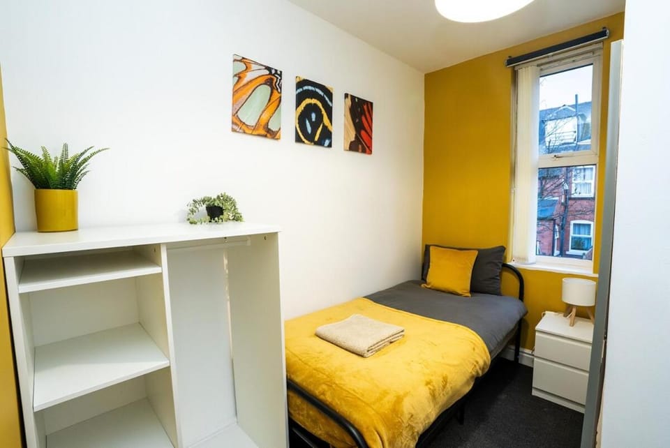 Comfy 4 Bed House near Notts City Centre - FREE Parking House in Nottingham