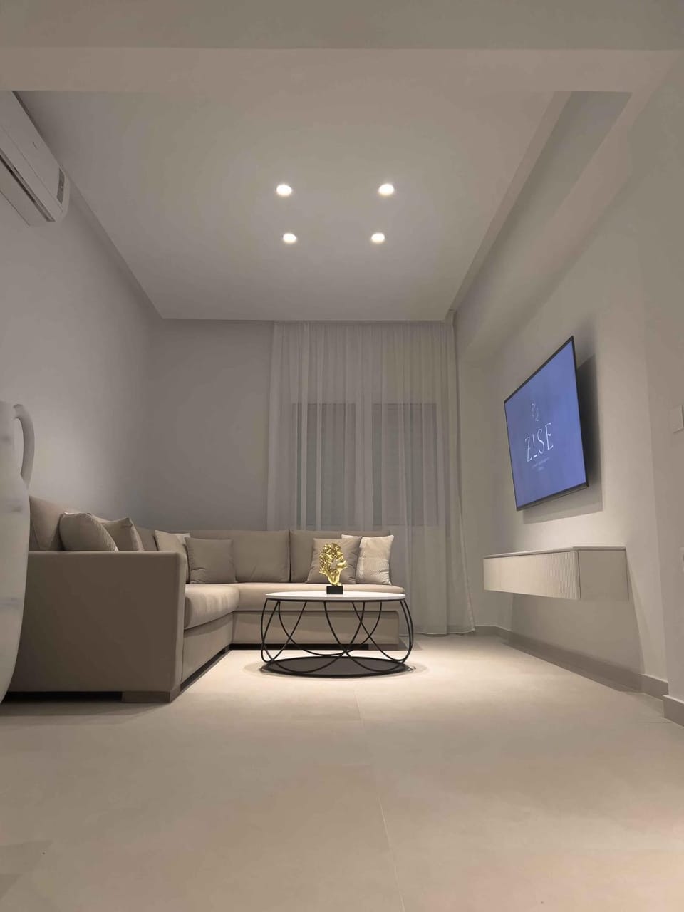 TV and multimedia, Living room, Photo of the whole room, Seating area