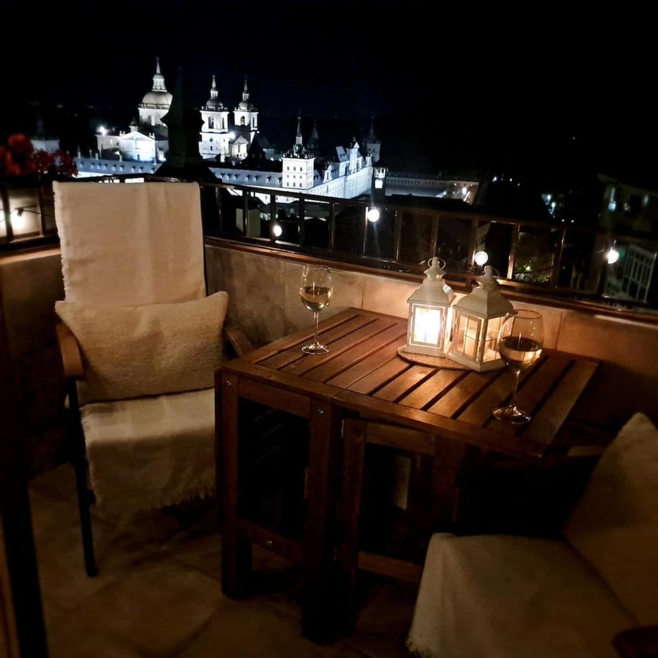 Night, View (from property/room), Balcony/Terrace