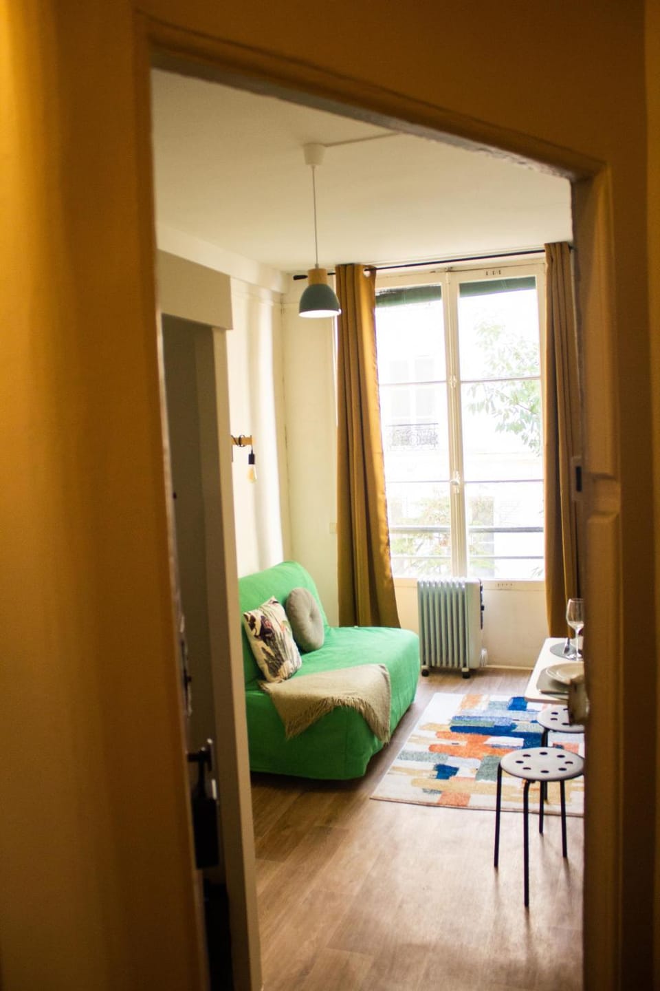 Bed, Living room, Photo of the whole room, Seating area, Bedroom