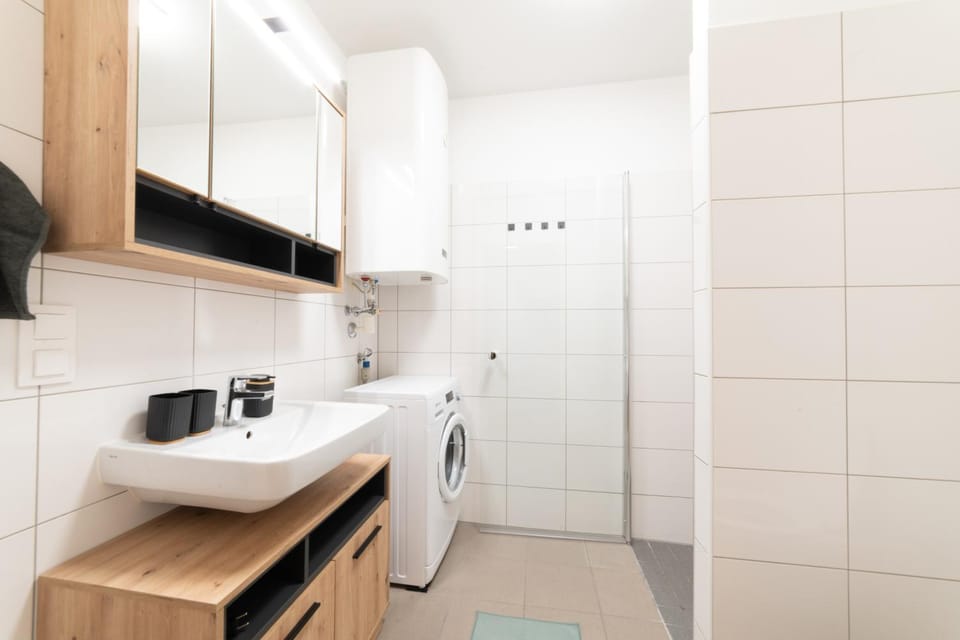 Bathroom, washing machine