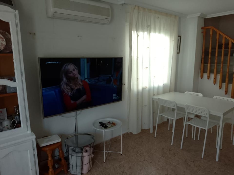 TV and multimedia, Living room, air conditioner