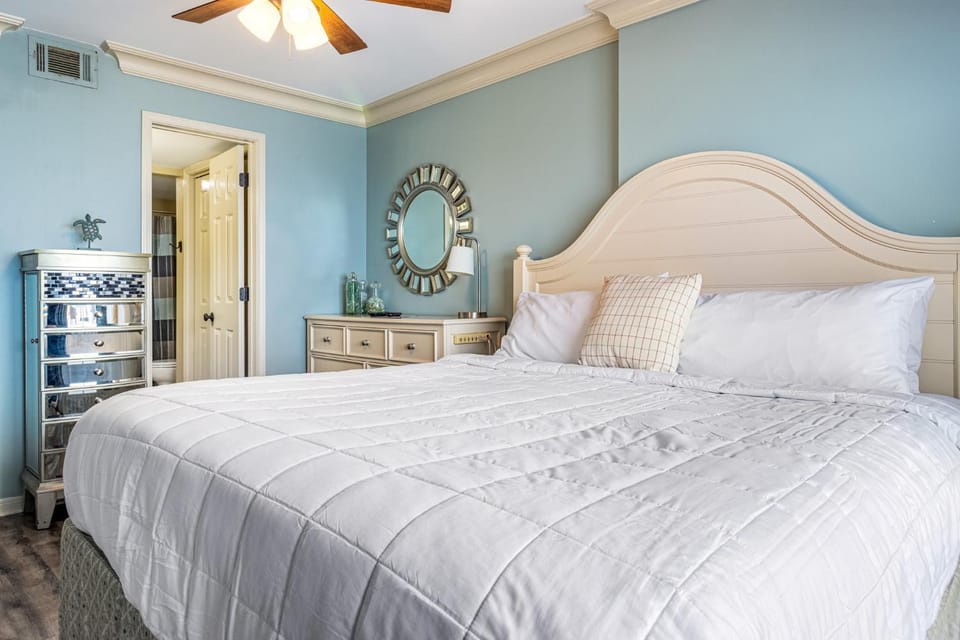 Bed, TV and multimedia, Bedroom, furniture, air conditioner