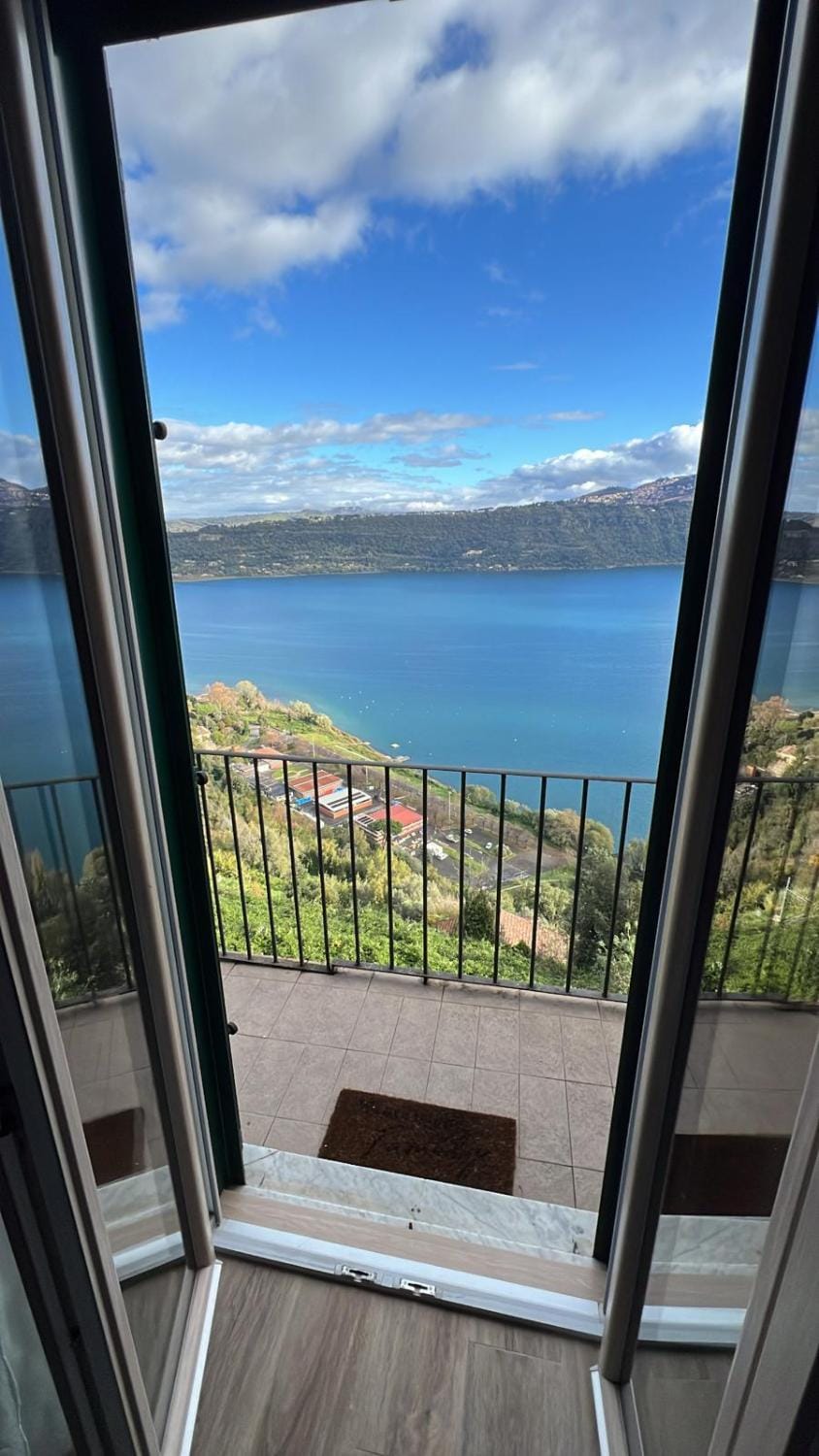 Nearby landmark, Day, Natural landscape, View (from property/room), Balcony/Terrace, Lake view