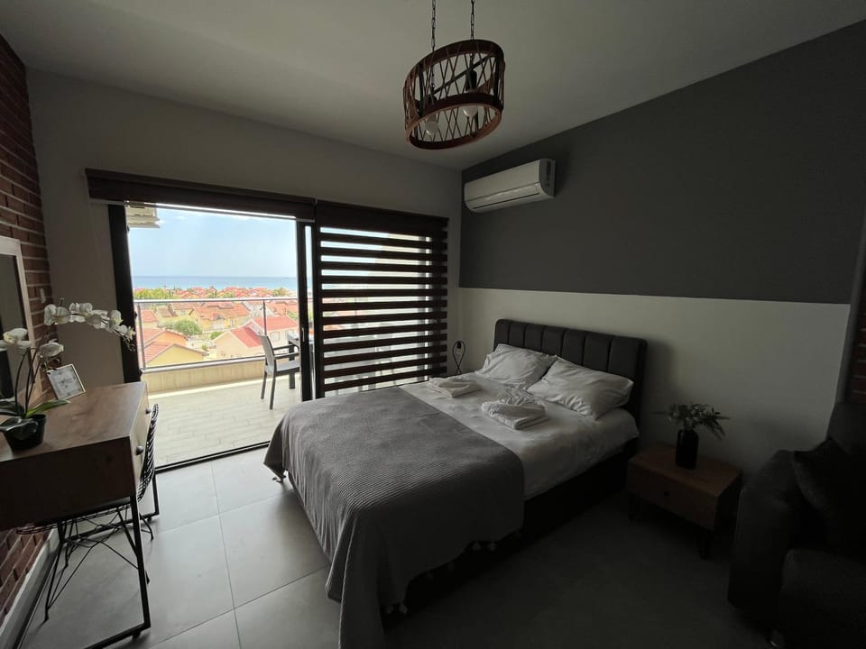 Bed, Living room, Bedroom