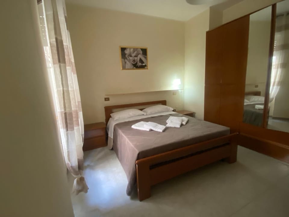 Bed, Bedroom, wardrobe