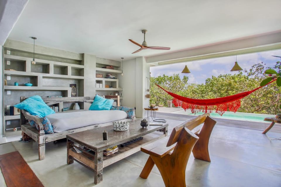 Patio, View (from property/room), Balcony/Terrace, Living room, Seating area, Pool view