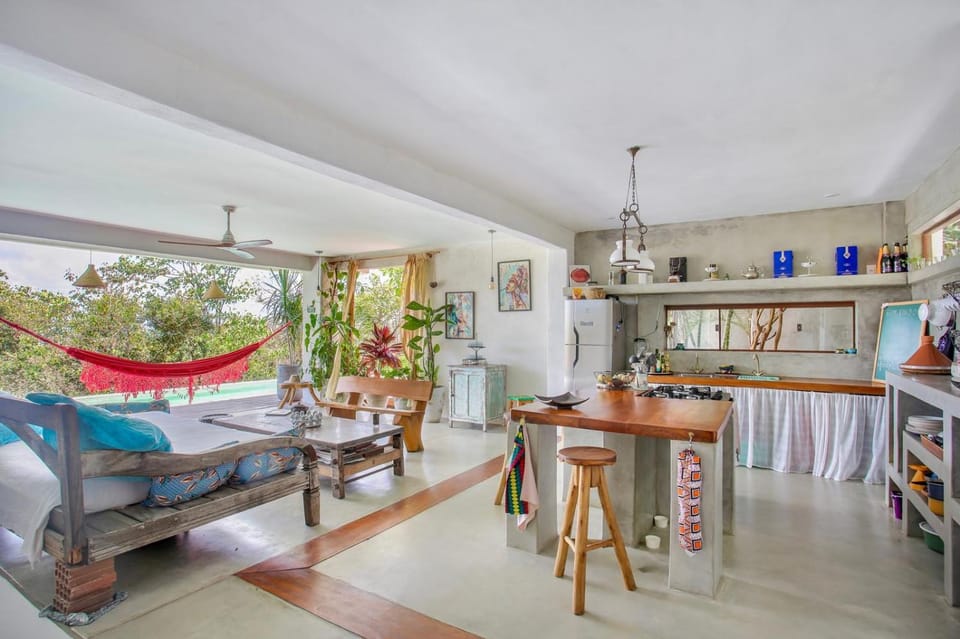 Kitchen or kitchenette, Living room, Dining area, oven