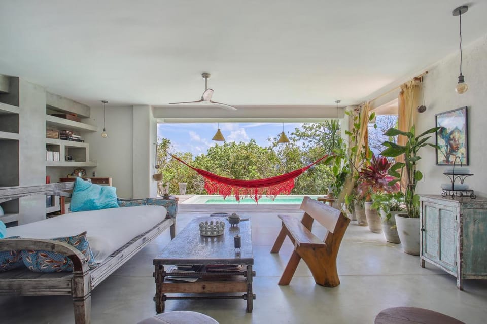 Balcony/Terrace, Living room, Seating area, Dining area, Garden view
