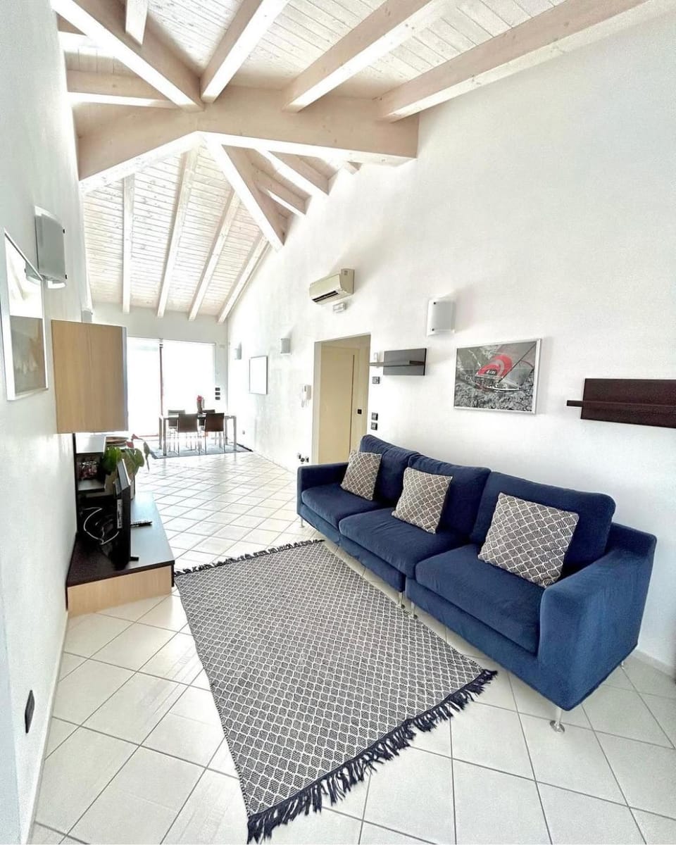 Property building, Bird's eye view, Garden, Garden view, Pool view, Swimming pool, Parking