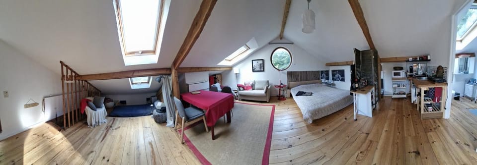 Photo of the whole room, Internal: Not applicable to any particular room