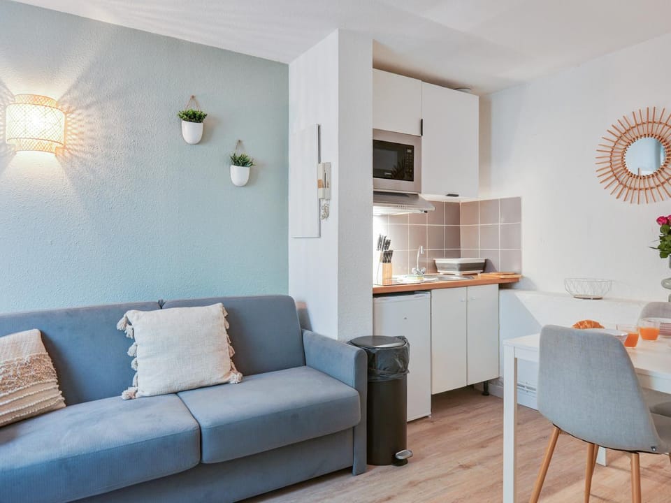 Kitchen or kitchenette, Living room