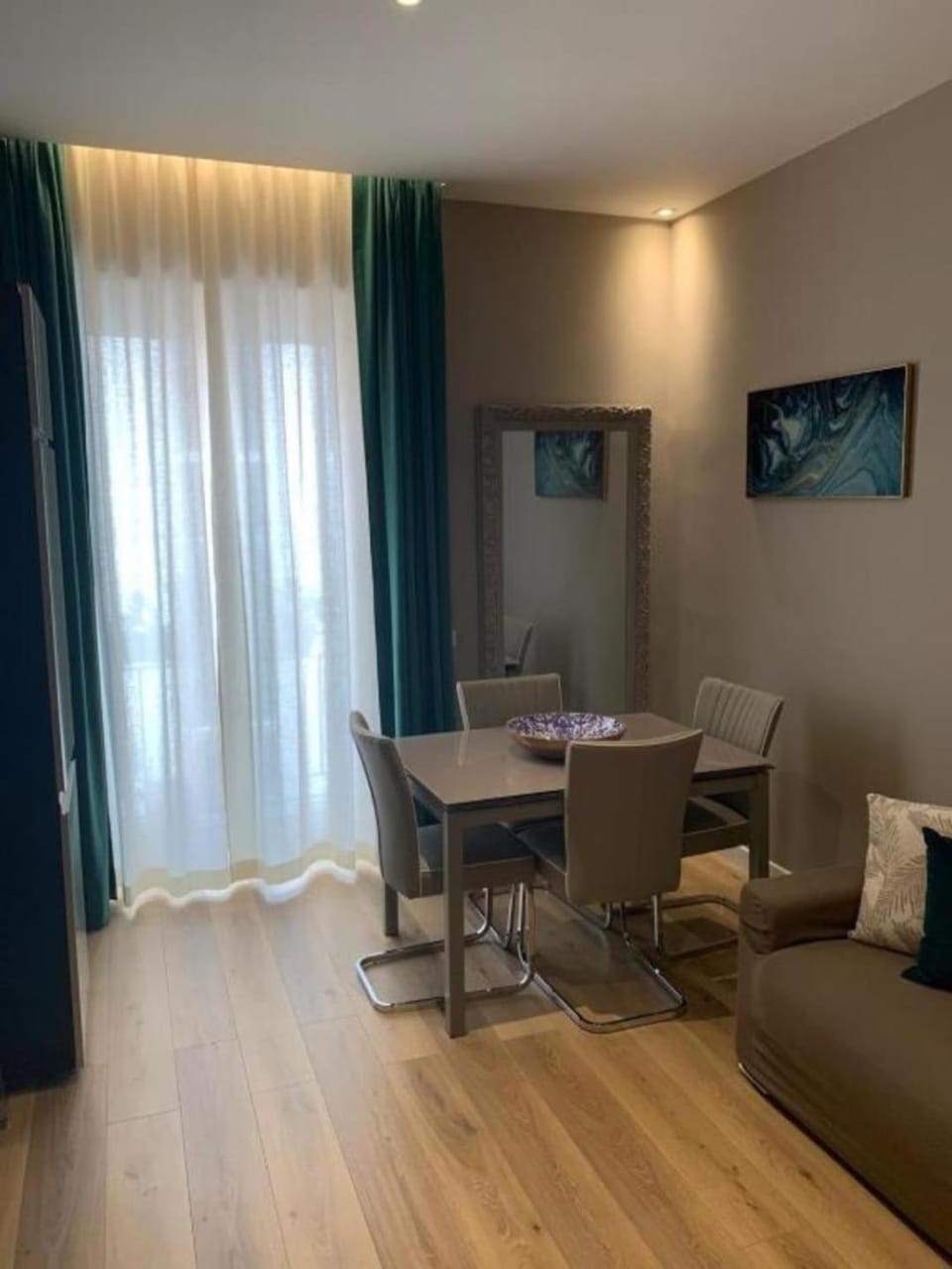 TV and multimedia, Living room, Dining area