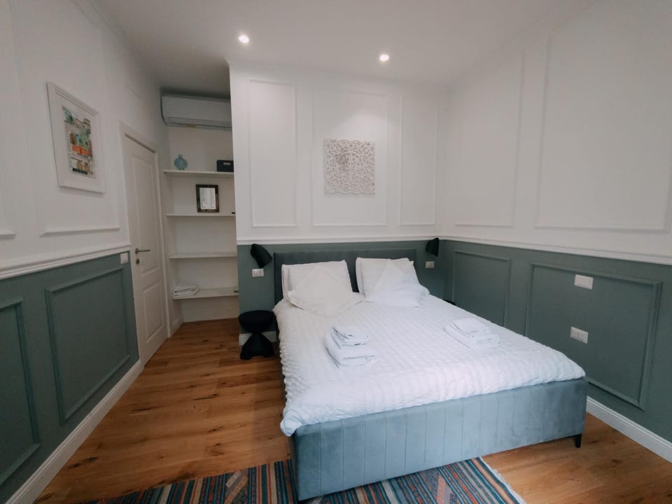 Luxury Apt Milan city center metro rossa Porta Venezia Apartment in Milan