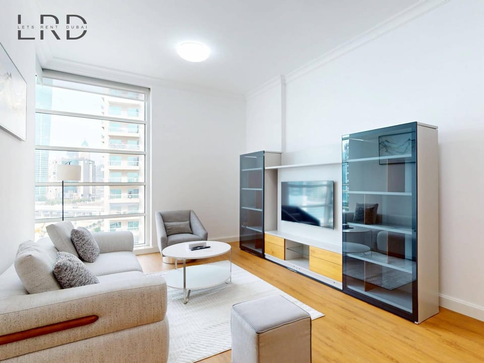 Charming 1BR Apartment with Canal View in Business Bay Apartment in Dubai