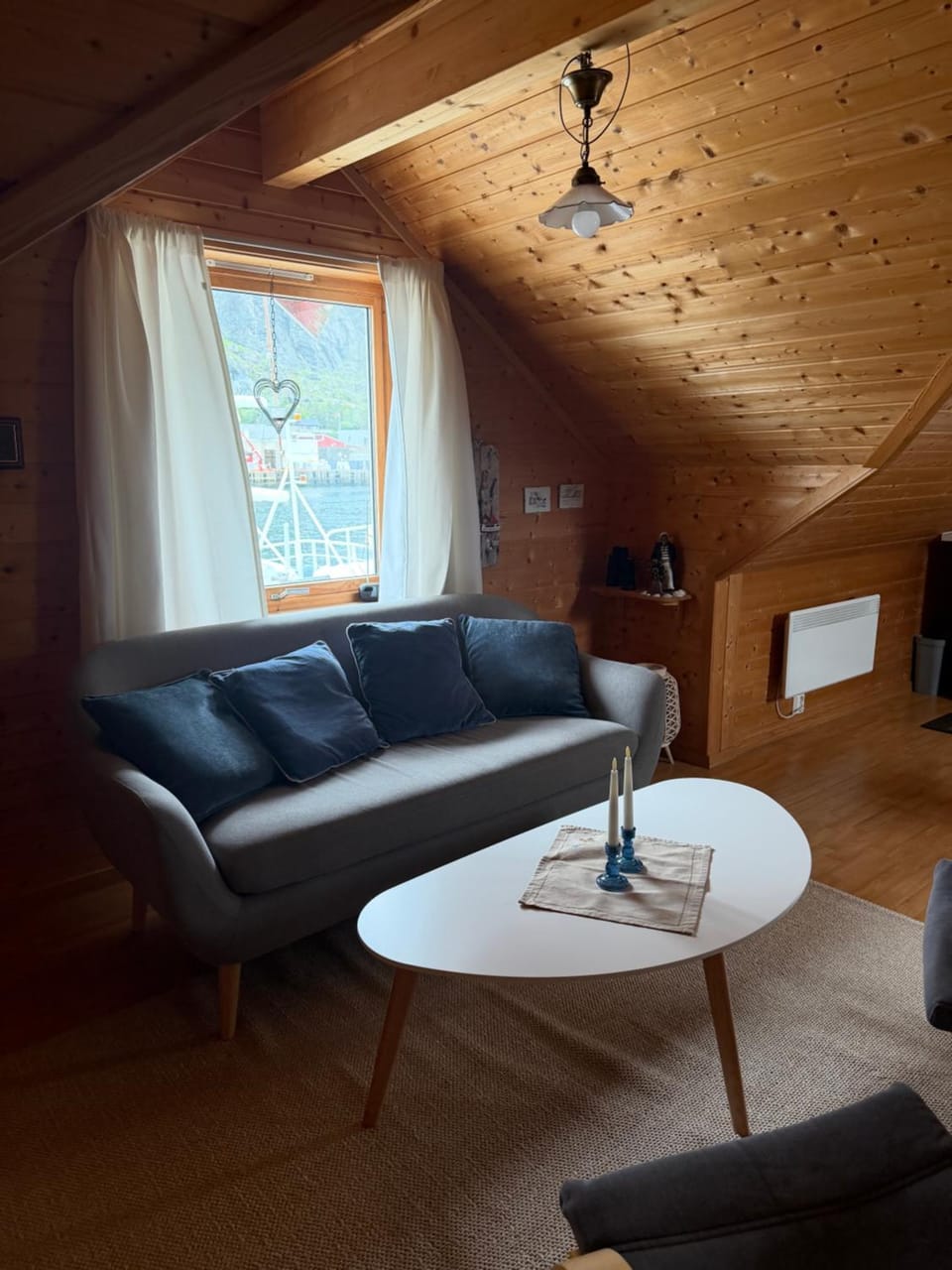Lysbøen Bua House in Lofoten