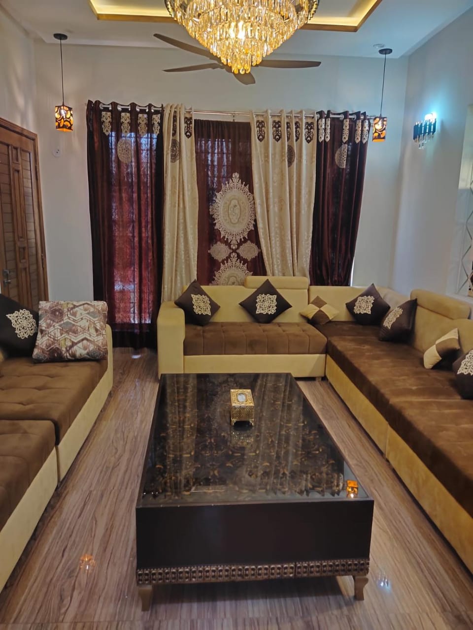 Living room, Seating area